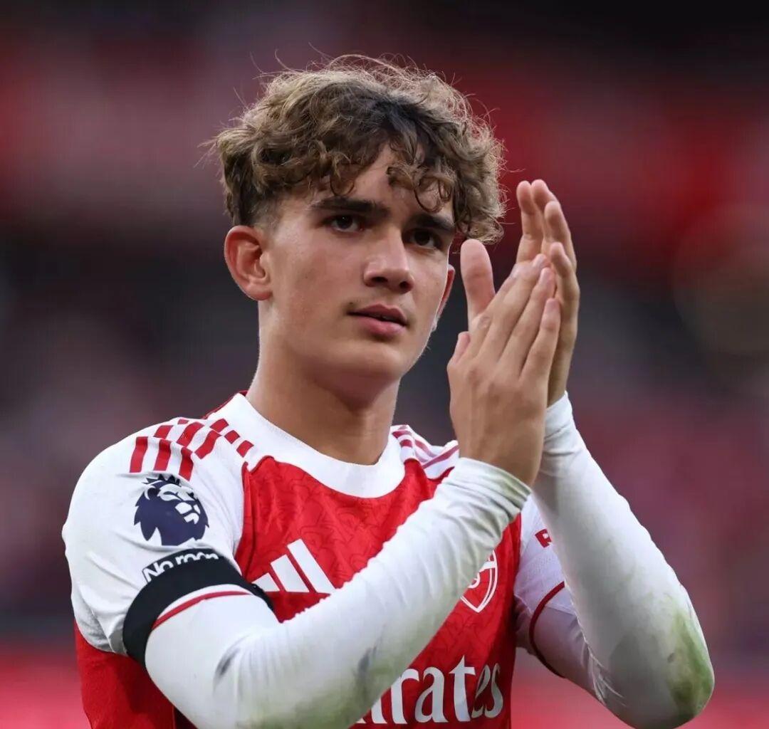 中超赛前再迎强敌，阿森纳伤情更新，主帅态度——悬念犹存，团队化学反应显著(阿森纳伤情更新)