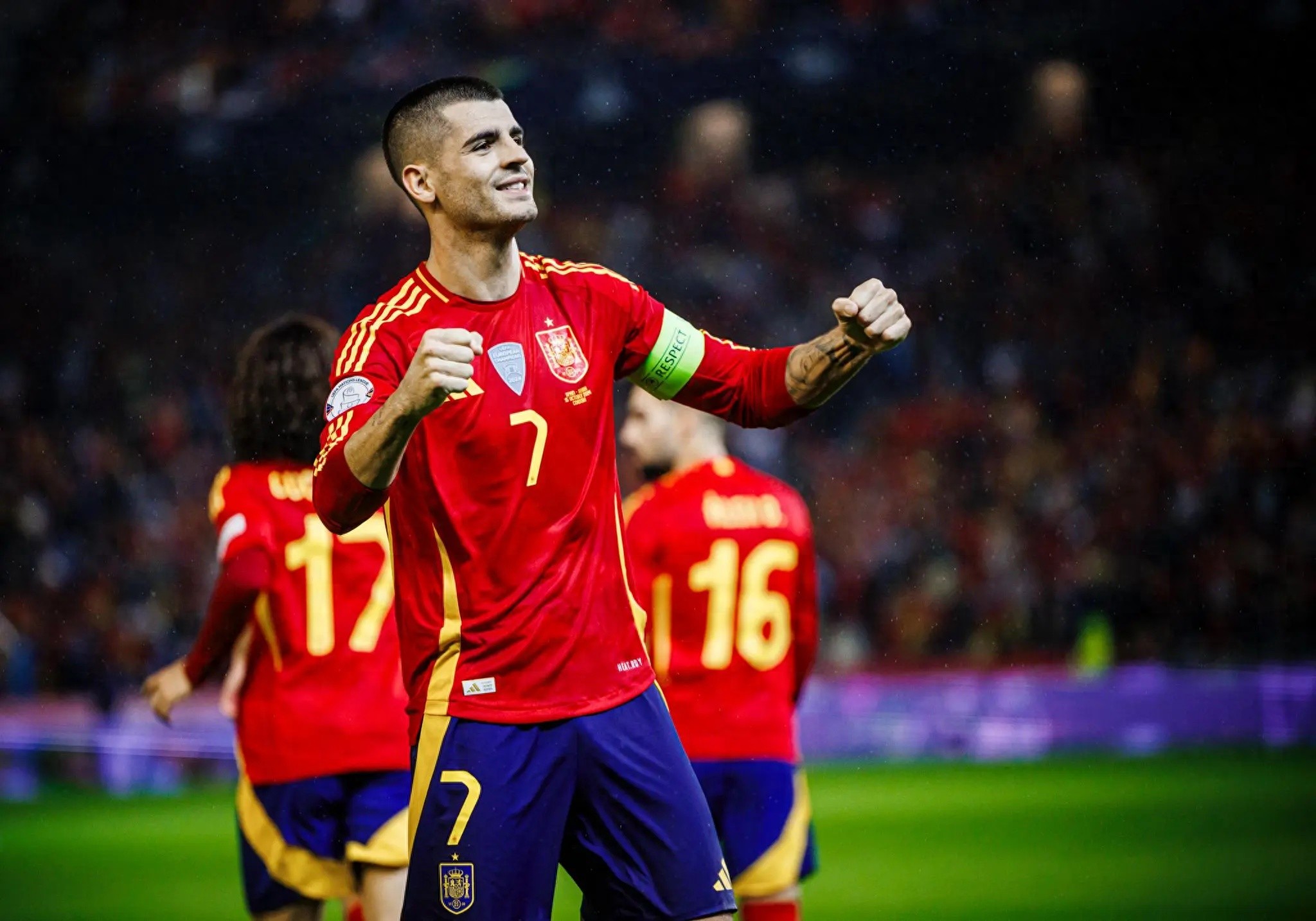 包含赛地聚焦：欧联加时末段热度飙升，葡萄牙体育手感冰凉，更衣室稳定，轮换策略成焦点的词条