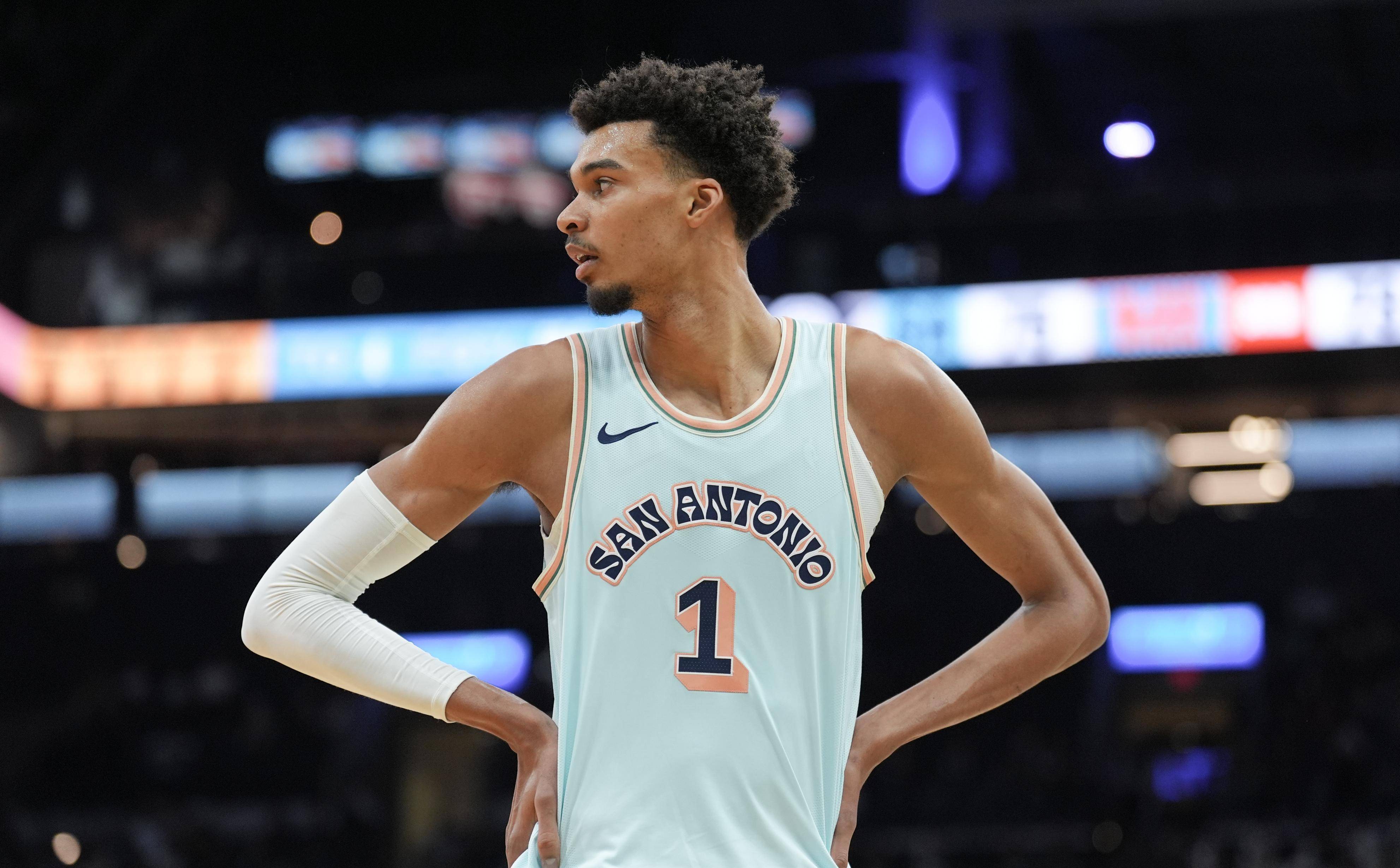 关于集结日体能课后；纽卡斯尔伤情更新备战NBA常规赛；压力陡增；团队化学反应显著的信息-开云